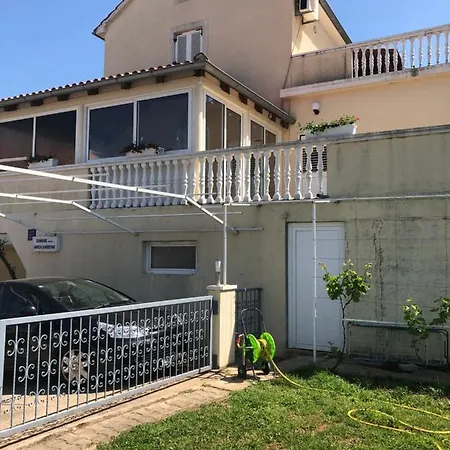 Ap Mileta Apartman Tkon